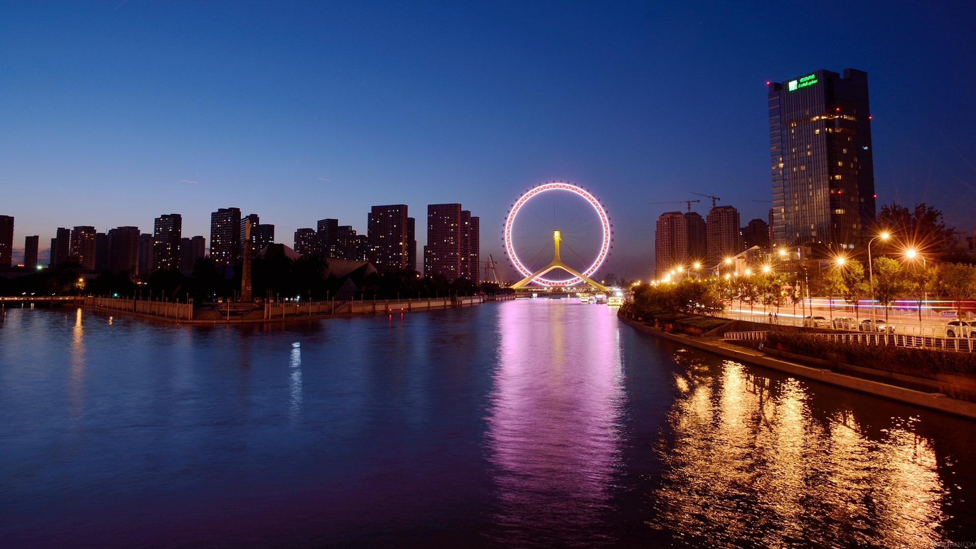 天津老街区夕阳下的岁月静好