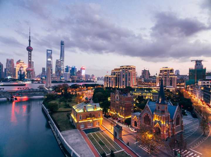 上海，梦幻与现实交织的都市风情